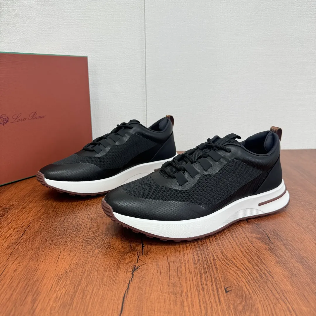Batch 760 Loro Piana mesh cowhide stitching casual sports men's shoes LP jogging shoes OEM original soles feel free to enter the counter! This casual shoe is knitted from Wind fiber, giving it a unique three-dimensional effect. The unique silhouette narrows slightly at the midsection and is embellished with nappa leather details. The lightweight rubber sole and studs on the edge enhance traction and stability, and functional details full of modern aesthetics add a sporty style to the shoe. The upper uses a hot-melt edge-sealing process. The lightweight technical material of the Kummel-colored rubber outsole is inlaid with cushioning pads on the inside of the sole to distribute the weight more evenly and reduce the load during walking. The leather eyelets are directly set on the upper fixed to the sole to ensure stability. The rear is equipped with cushioning pads to improve wearing comfort. The full package of the counter comes with a shoelace insole. Multiple colors available! Fabric: 100% nylon Decoration: 100% cow leather Accessories: 100% polyurethane Size: 39-40-41-42-43-44 Standard leather shoe size (38/45 can be customized and returns and exchanges are not supported) Item number: FAM1718 Black